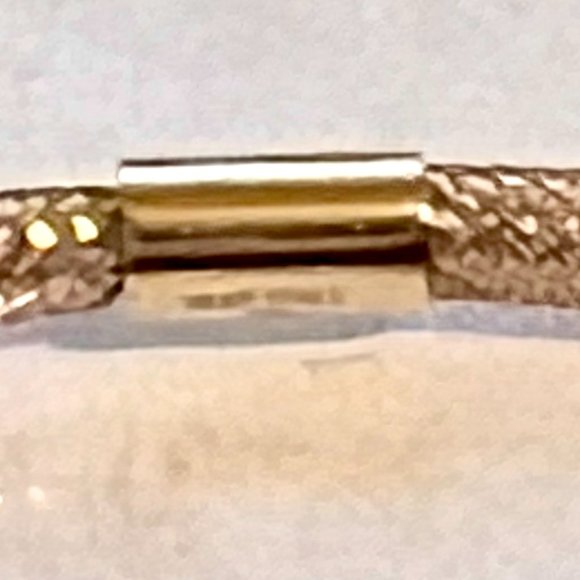 10K Italian Gold Stretch Mesh Bracelet - Picture 7 of 7